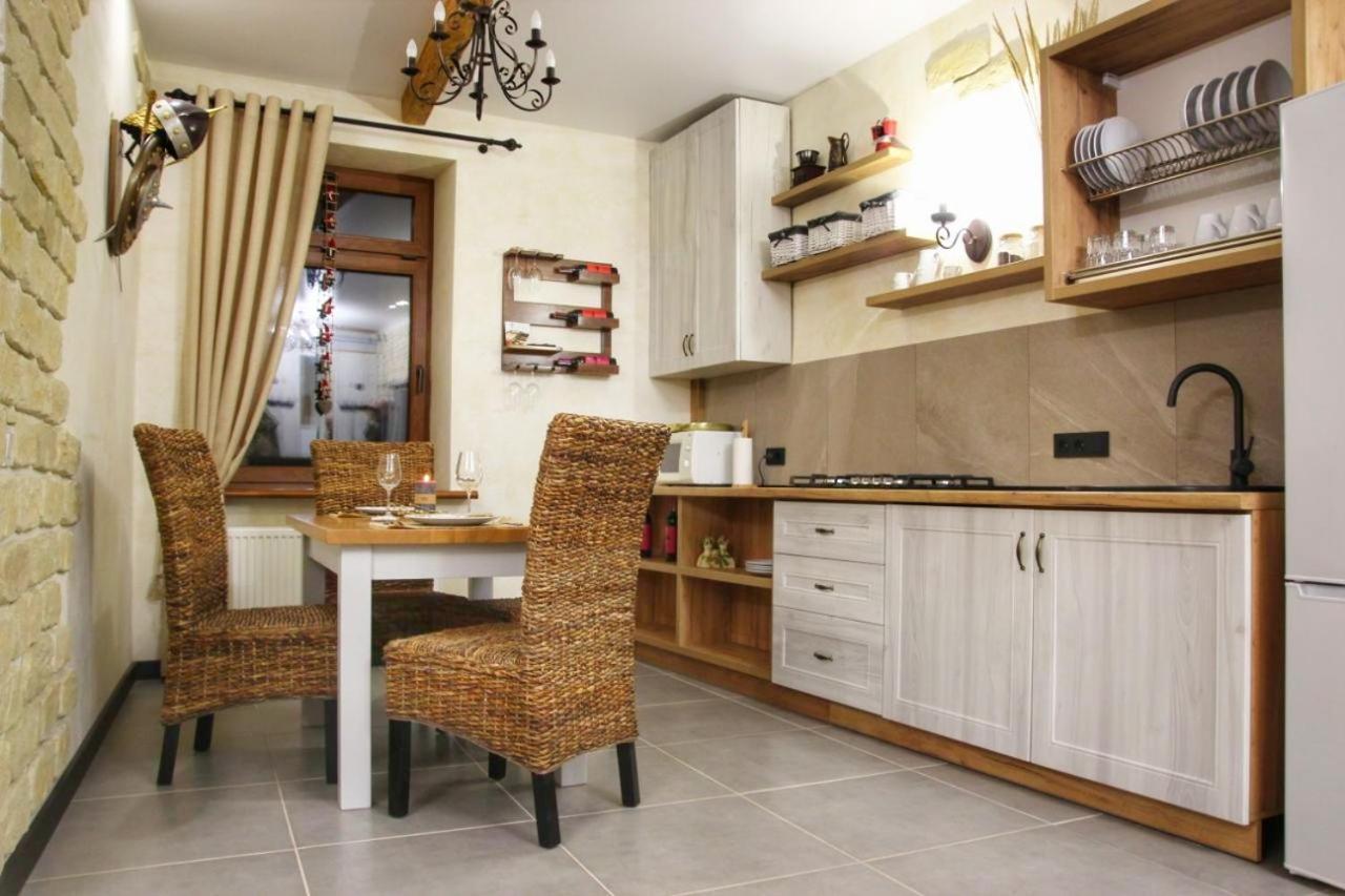Гетьманські Палати , Старе Місто, 2 Спальні, Балкон-Тераса , 85 М Кв Kamjanez-Podilskyj Exterior foto